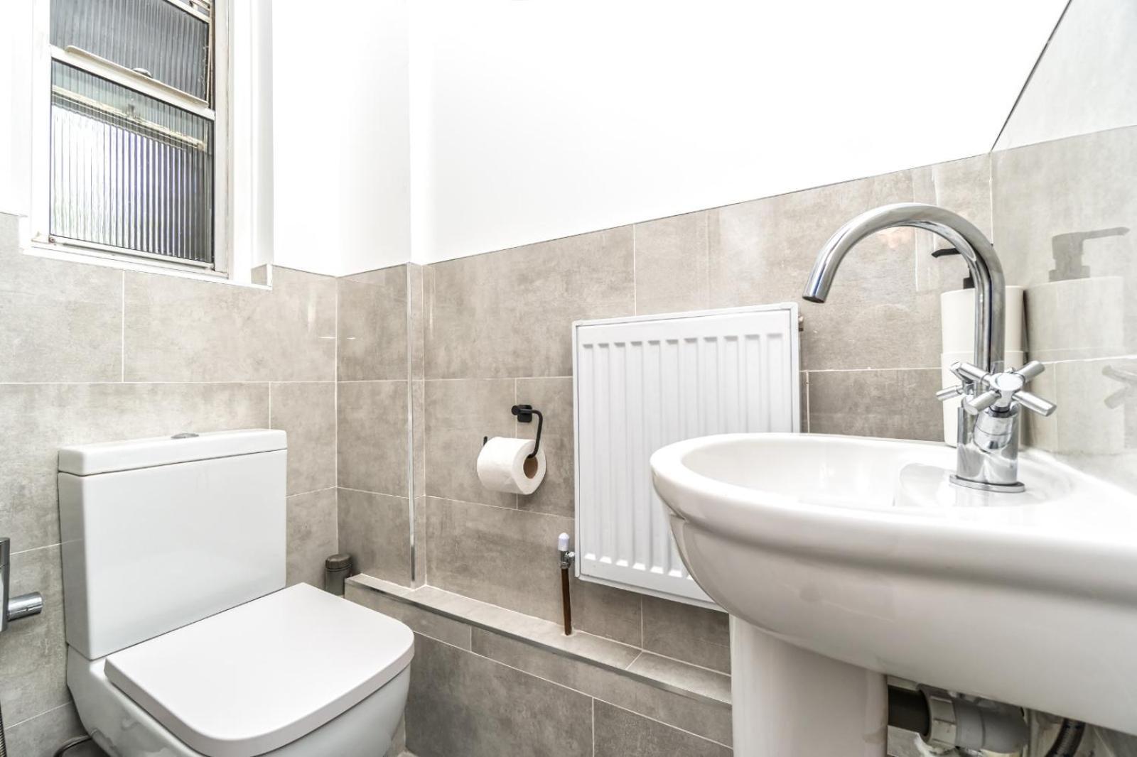 Cosy Guest House In Whitechapel London Exterior foto